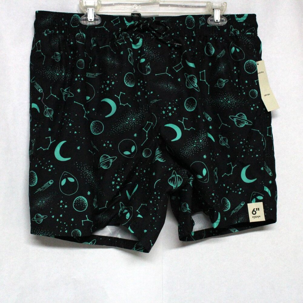 Men's No Boundaries Large 36-38 Above The Knee Alien Graphic Swim Shorts